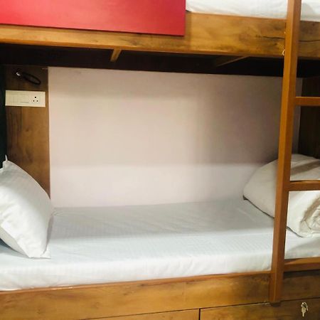 Everest Stays Rooms And Dormitory Mumbai Exterior foto